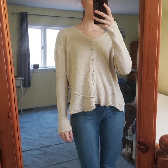 Beautiful Sundance button down asymmetrical cardi - Picture 7 of 9